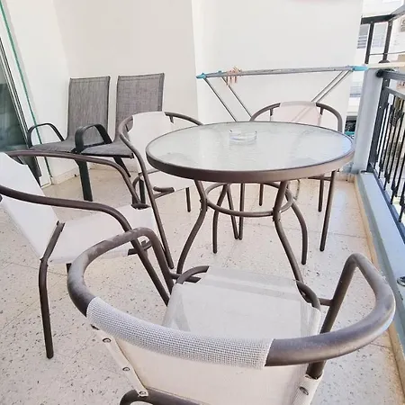 Chic 2Br Apartment Cozy And Modern Stay Διαμέρισμα